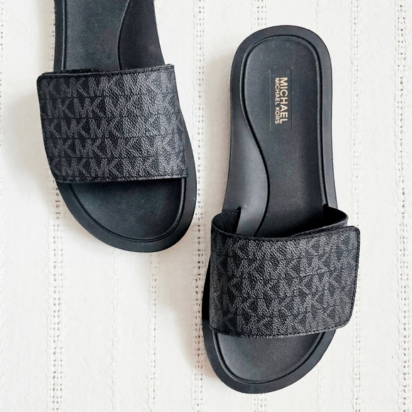 Michael Kors MK Signature Logo Print Wade Slide Sandals Slip On Velcro Black 10 - Picture 1 of 10